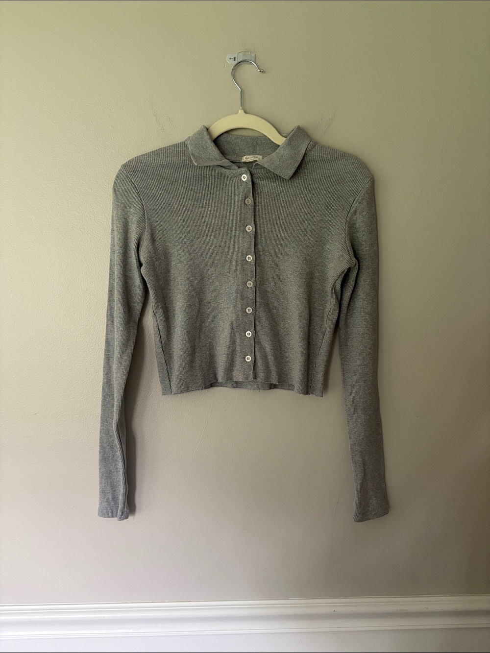 Brandy Melville John Gault Women’s Gray Ribbed Cropped Button Down 100% Cotton